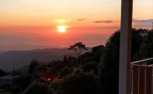 De La Sierra - 罗威那