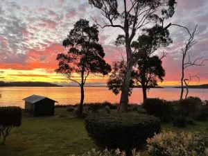 Abs by the Bay - Eaglehawk Neck