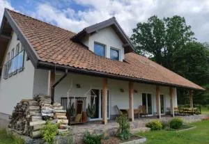 Jeziorosfera. Stodoła przy wodzie. - 佩茨基