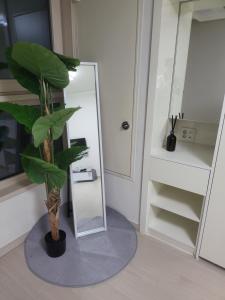 1 min to Sinnonhyeon Cute and Cozy House# Netflix