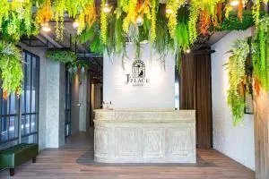 J PLACE HOTEL - Ban Zong Katiam