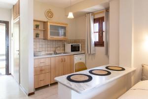 Lazaros Beachfront Apartments & Studios