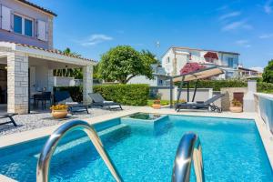 Breeze Holiday Home - Sea View