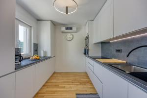 Breeze Holiday Home - Sea View