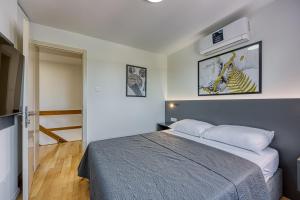 Breeze Holiday Home - Sea View