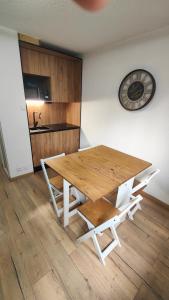 Studio Avenue de la muzelle ménage et draps inclus proche Belle étoile et Esf