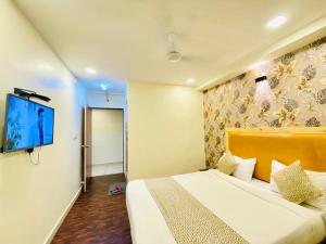 Hotel Alexa - Satellite Prahladnagar, Ahmedabad