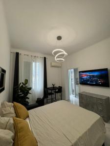 Newly refurbished studio