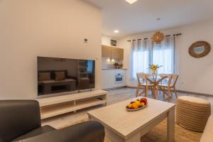 Zona centrica pero tranquila con piscina y fibra