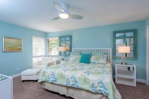 Sanibel Shells at Sea Bell