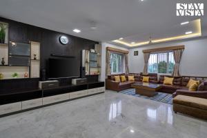 Elegant Escapes with Swimming Pool, Lawn & Bonfire at Panchgani by StayVista