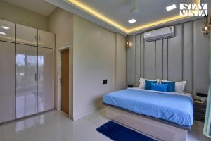 Elegant Escapes with Swimming Pool, Lawn & Bonfire at Panchgani by StayVista