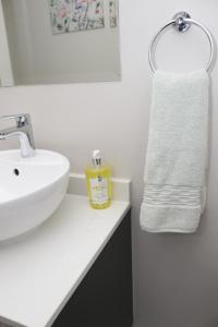 Mercy Suite- Serenity and Stuff Luxury Aparments