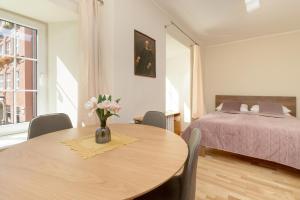 Elegancki & Przestronny Apartament nad Motławą by Noclegi Renters