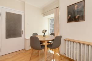 Elegancki & Przestronny Apartament nad Motławą by Noclegi Renters