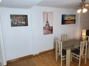 3F, Aire Acond, 85m2, 2 dormit mas sofá cama, 6 huéspedes, WIFI gratis