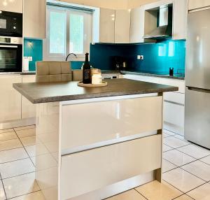 Villa Vista - Pool & Sea View