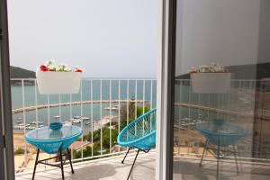 Camera Matrimoniale con Balcone e Vista Mare