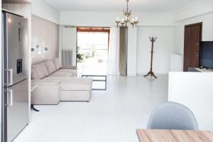 Modern apt in heart of Paleo Faliro!
