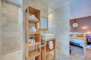 Hotels The Originals Boutique, Clair Hotel, Martigues : photos des chambres