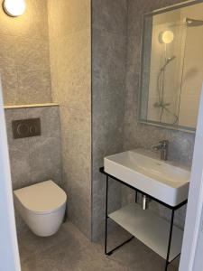 Hotels Hotel Le Relais des Brasseurs - Aubagne : photos des chambres