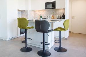 Appartements Luxueux appartement - Parking prive - Piscine - CC : photos des chambres