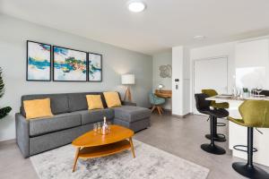 Luxueux appartement - Parking privé - Piscine - CC