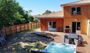 Jolie maison en lisière de forêt
