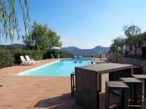 Trilocale con piscina - Villa Boretti