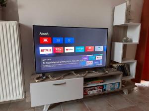 VerGian Brand New Spacious Apt at Agioi Theodoroi