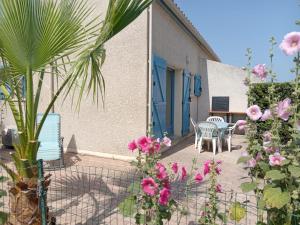 Maisons de vacances Maison avec terrasse et piscine dans residence a 6min de la plage : photos des chambres
