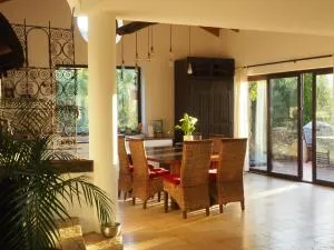 Villa Horses and Nature - EL Chaparral