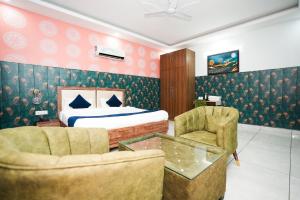 FabHotel Tanvi Premium