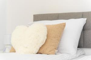 Termy Cieplice Apartment by BookingHost