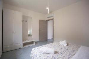 Villa Luna -Parking-Garden -View - WiFi- Beach