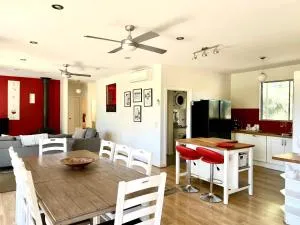 Powers Retreat Holiday House - Whitfield