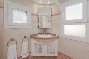 OBSIDIAN Villa Estrella del Mar