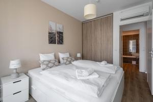 Corvex Apartment with balcony