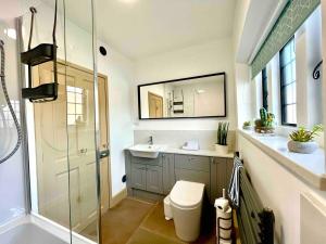 Modern city 3 bedroom bungalow