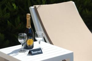 Villa Douglas - Private Pool, BBQ, 4Bdrms, View