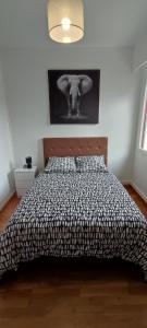 Maisons de vacances Maison charmante avec patio ! : Maison 4 Chambres