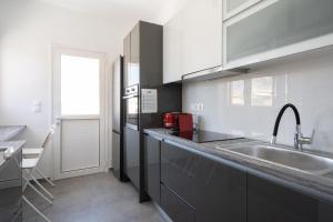 LIV - Sunny Penthouse Near Acropolis