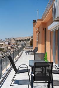 LIV - Sunny Penthouse Near Acropolis