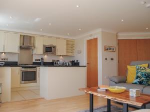 8 Thurlestone Beach