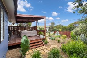 Stylish Zen Bungalow w Firepit + Walk to Beach