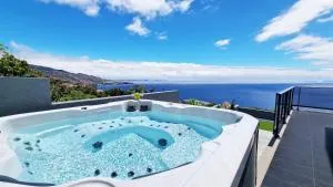 Azure Serenity Villa by LovelyStay - 加乌拉