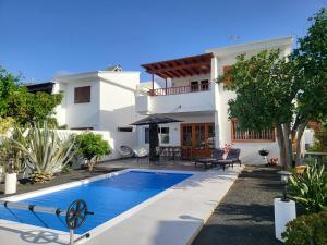 VILLA ANNA With heated pool