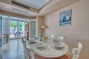 1107 Marbella Beach Front House