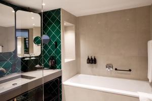 Hotel Indigo Berlin - East Side Gallery