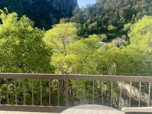 Appartements Charmant F2 avec Balcon et Parking a 50m des Thermes, Centre-Ville - Animaux Acceptes - FR-1-703-125 : photos des chambres